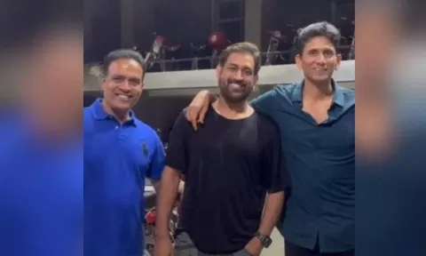 Dhoni (PHTO: IANS)