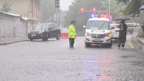 Typhoon Doksuri brings heavy rainfall to north China