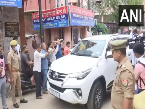 ASI team arrives at Gyanvapi mosque complex area (ANI)