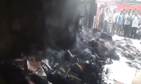 AP: Fire breaks out in Srikakulam shopping mall