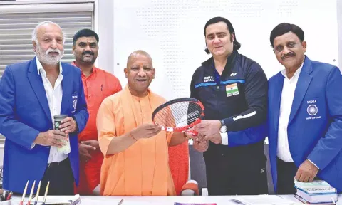 &nbsp;India’s captain, Rohit Rajpal, with UP CM Yogi Adityanath