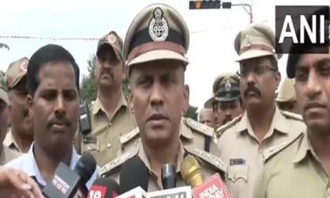 DIG M B Boralingaiah at Mandya protest site