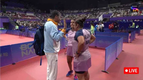 India's Sutirtha Mukherjee, Ayhika Mukherjee (Screengrab)