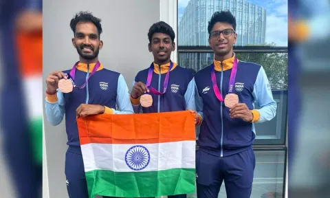 Men's Speed Skating 3000m Relay Team. (X/@narendramodi)