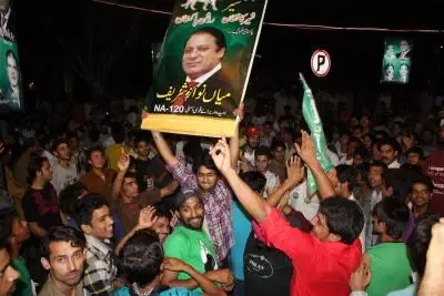 Nawaz Sharif books ticket for return to Pakistan on Oct 21