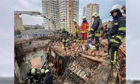 Russian missile strikes residential building in Kharkiv (ANI)