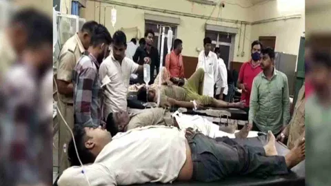 Injured being treated at Dausa District Hospital (ANI/Photo)