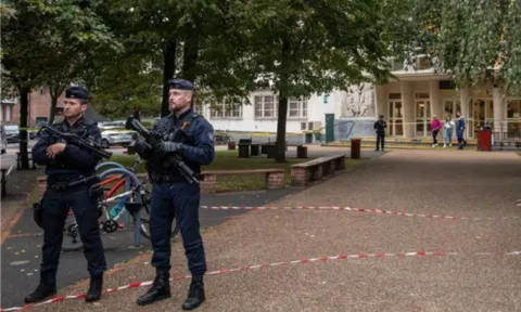 French armed guards