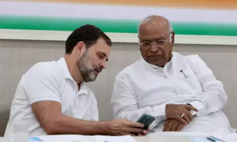 Mallikarjun Kharge and Rahul Gandhi