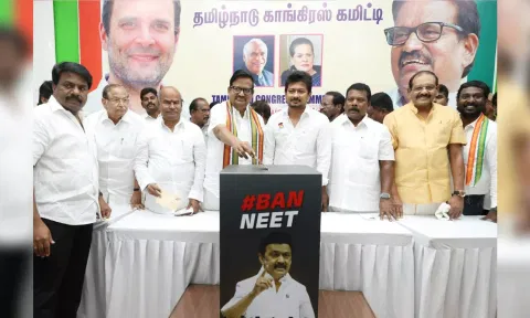 Udhayanidhi Stalin at the State Congress HQ collecting the signatures of TNCC chief K S Alagiri, Congress legislature party leader K Selvaperunthagai &amp; State Minorities Commission head Peter Aphonse. (X/@Udhaystalin)
