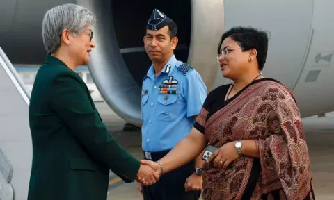 Australian Foreign Minister Penny Wong welcomed at Air Force Station (X@MEAIndia)