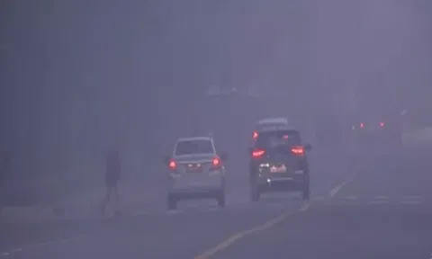 Visuals from Nehru Park, shot at 6:30 am (ANI)