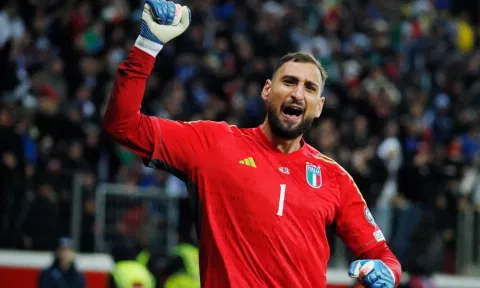 Italy's Gianluigi Donnarumma celebrates qualifying for Euro 2024 (Photo: Reuters)