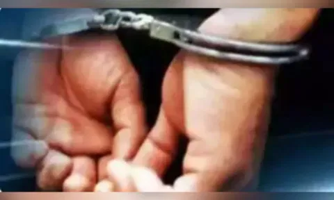 Man arrested for flashing at woman