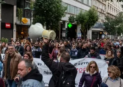 Self-employed professionals protest