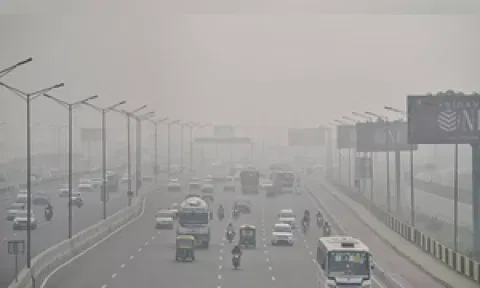 40% rise in eye related problems due to pollution, say Delhi docs