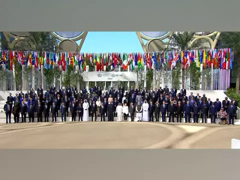 Leaders pose for teh family photo at the COP28 Summit in Dubai (Photo/ANI)