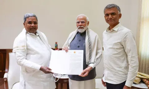 Karnataka CM Siddaramaiah meets PM Modi, seeks release of drought package (ANI)
