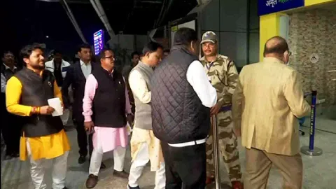 Odisha BJP MLAs on their way to Delhi (Photo/ANI)