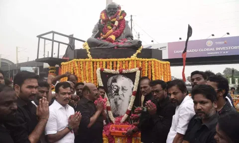 AIADMK leaders paying tributes to Periyar statue. @AIADMKOfficial