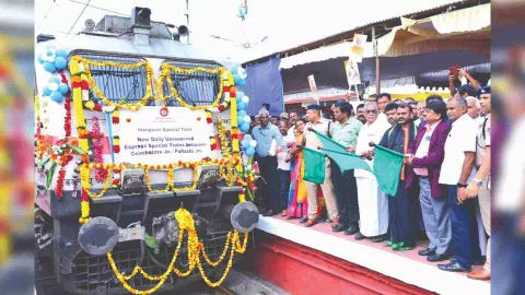 &nbsp;Union Minister of State for Information and Broadcasting L Murugan on Sunday flagged off the Coimbatore-Pollachi passenger train