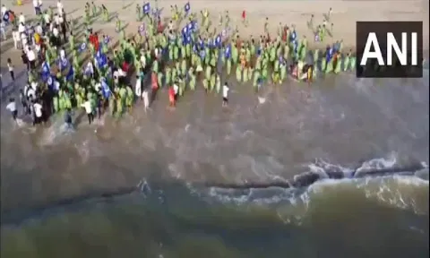 Visuals of fisherfolk and locals paying homage to victims at Cuddalore, Tamil Nadu