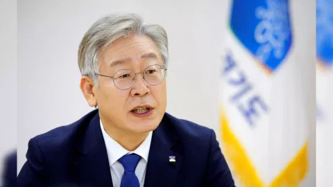 Democratic Party leader Lee Jae-myung (Reuters)