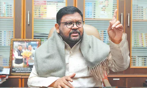 &nbsp;AIADMK spokesperson Vaigaichelvan
