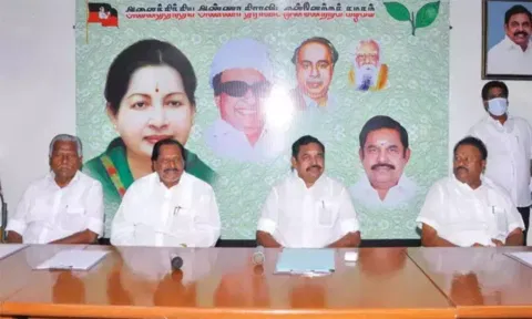 EPS at the district secretaries' meeting. Daily Thanthi