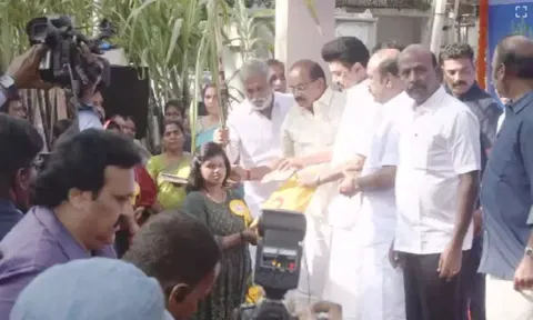CM Stalin distributed the pongal gift hamper (Dailythanthi)