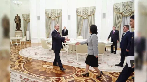 Russian President Vladimir Putin met North Korean Foreign Minister Choe Son-hui in Moscow (Photo: IANS)