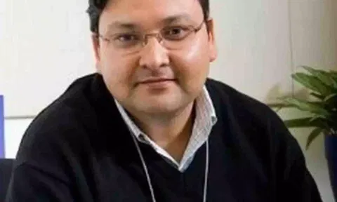 Aditya Pande (X)