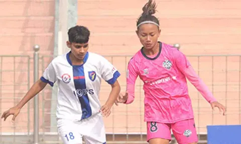 HOPS FC and Sethu FC in action at Ambedkar Stadium (X)&nbsp;