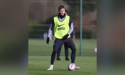 Spurs midfielder Maddison returns to training after injury layoff