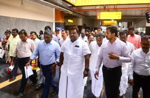 Sivasankar flags off south bound mofussil bus services from Madhavaram
