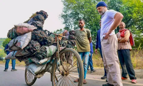 Congress leader Rahul Gandhi with workers during the Bharat Jodo Nyay Yatra in Ramgarh district in Jharkhand on Monday.&nbsp;