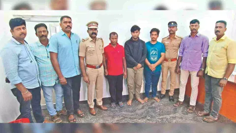 The police team with the accused who were arrested for stealing gold and diamond worth several crores
