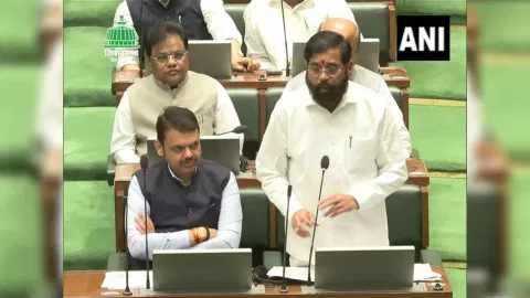 Maratha reservation bill unanimously passed minutes after tabling in special Assembly session (Image: ANI)