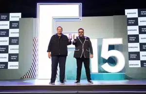 Samsung launches new smartphone&nbsp;