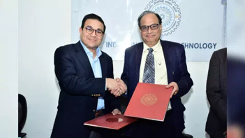 Anand Ramamoorthy; Prof. K.K. Pant, Director IIT Roorkee