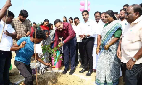 One lakh saplings planted as part of women's day celebrations&nbsp;
