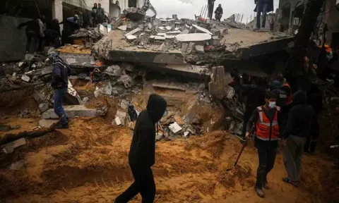 Palestinians in Deir al Balah, Gaza (ANI)