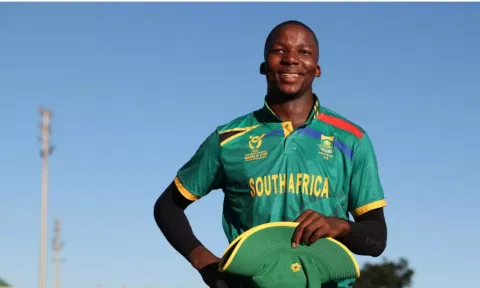Kwena maphaka (ICC)