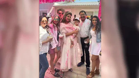Priyanka Chopra, Nick Jonas with daughter Malti (Image: Instagram)