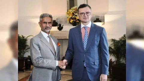External Affairs Minister S Jaishankar, Ukraine Foreign Minister Dmytro Kuleba (Photo/ANI)
