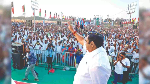 AIADMK general secretary Edappadi Palaniswami at a campaign for the party