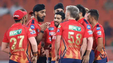 Punjab Kings players during the game (Photo:X)