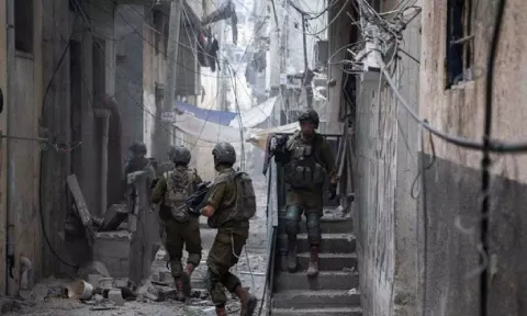 Israeli airstrikes pound Hamas terror sites