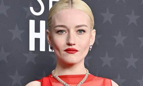 Julia Garner (ANI)