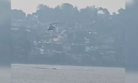 MI-17 Helicopter being used to douse the fire at the Ladiyakata area of Nainital (ANI)